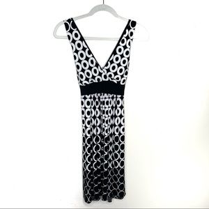 Halo | Black and white Circles | V Neck Dress